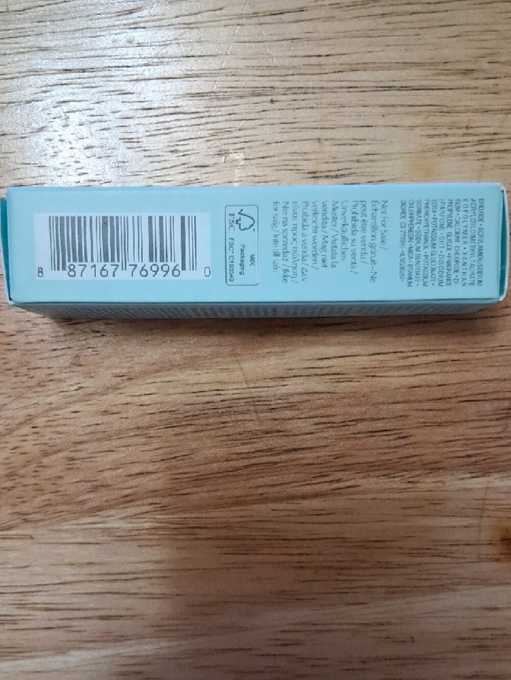 Estee Lauder Revitalizing Supreme+ Sculpting Serum in Pale Gold and Light Blue - Picture 2 of 2